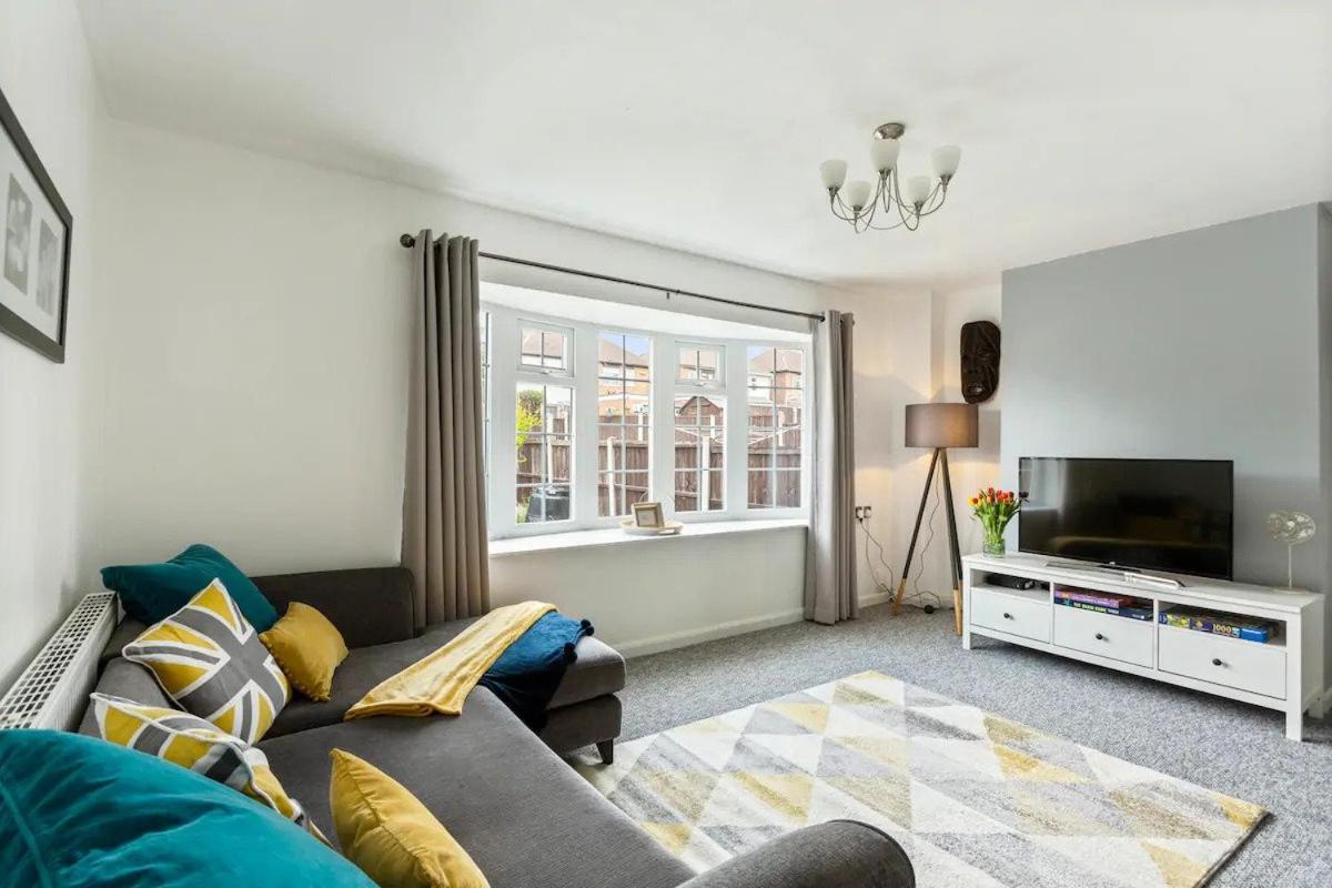 Bright & Spacious With Garden & Parking Nottingham Exteriör bild