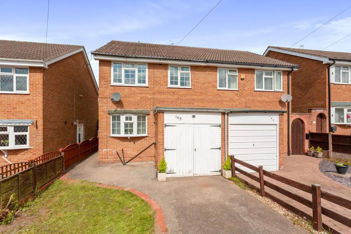Bright & Spacious With Garden & Parking Nottingham Exteriör bild