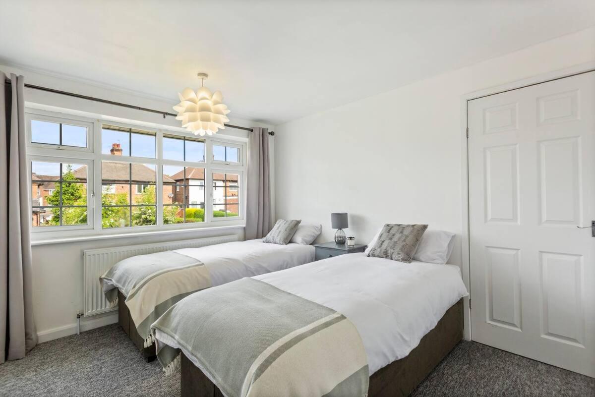 Bright & Spacious With Garden & Parking Nottingham Exteriör bild